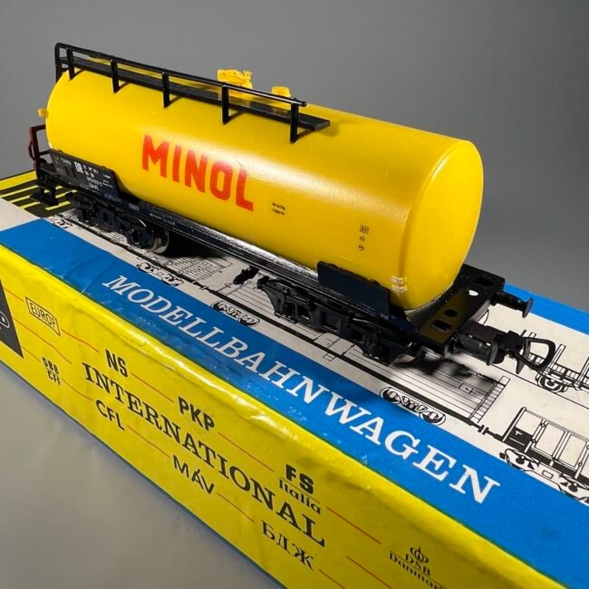 Traukinukas-vagonas-kuro-Minol-Pik-vokiskas204.jpg
