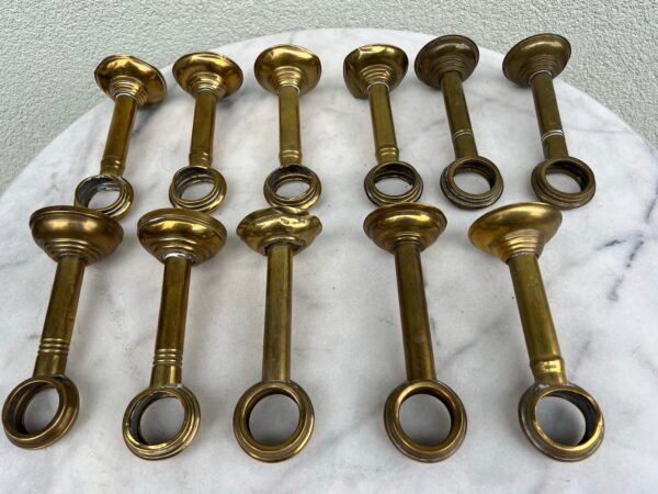 Karnizų laikikliai antikvariniai, tarpukario laikų. 11 vnt. Kaina po 16 už vnt.