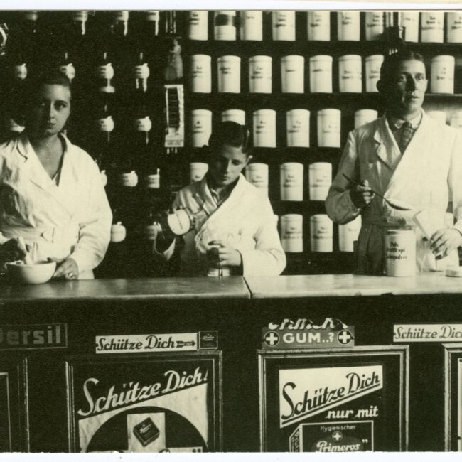 Vaistine.jpg Vaistine.jpg