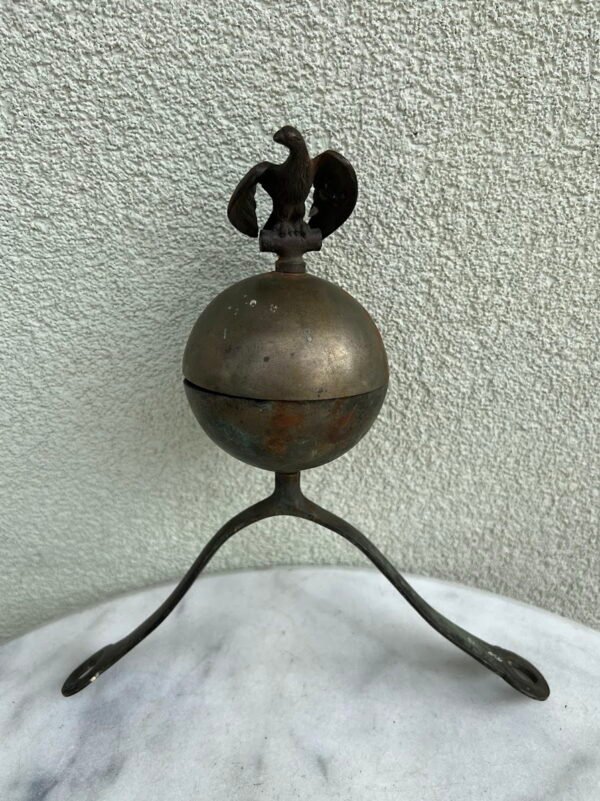 Skambalas, varpas, varpelis arklių kinkinio, traukiamos karietos, rogių, puoštas imperatoriškuoju ereliu. XIX–XX a. pr. Kaina 158