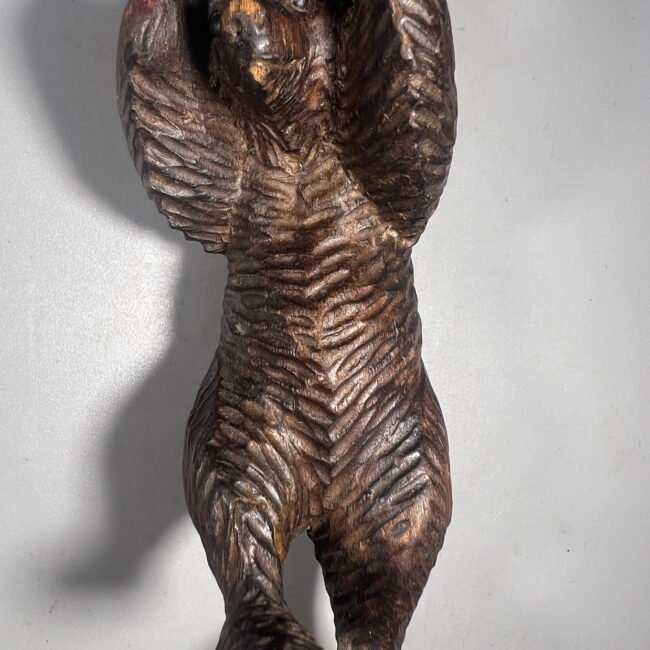 Varpelis-statulele-sokanti-meska-lokys-antikvarinis-193020m.202.jpg Varpelis-statulele-sokanti-meska-lokys-antikvarinis-193020m.202.jpg