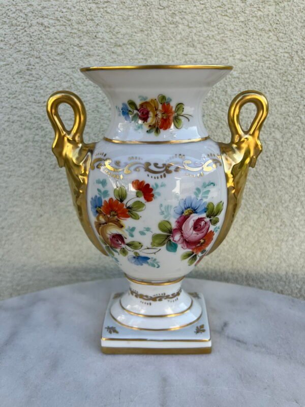 Vaza porcelianinė, antikvarinė, tapyta, prancūziška, Limoges, France. Kaina 68