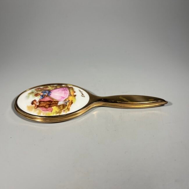 Veidrodelis-porcelianinis-Limoges-prancuziskas206.jpg Veidrodelis-porcelianinis-Limoges-prancuziskas206.jpg