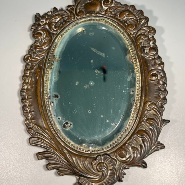 Veidrodelis-rankinis-art20nouveau-stiliaus20fr.203.jpg Veidrodelis-rankinis-art20nouveau-stiliaus20fr.203.jpg