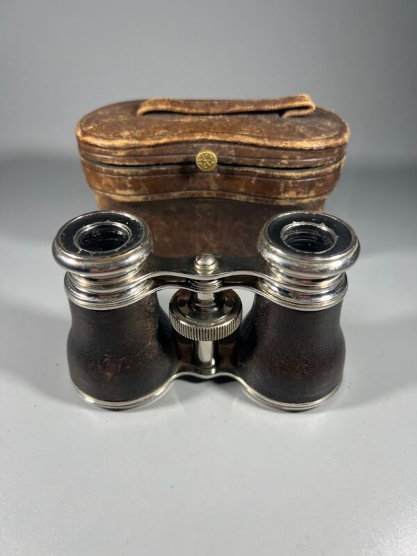 Žiūronai teatriniai, operos, su dėklu, antikvariniai. 1890–1920 m. Kaina 57