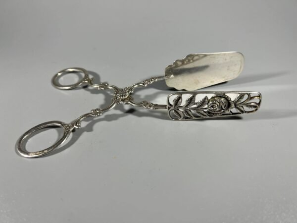 Žnyplės sidabrinės serviravimo, kulinarinės, konditerinės, antikvarinės. Kaina 93