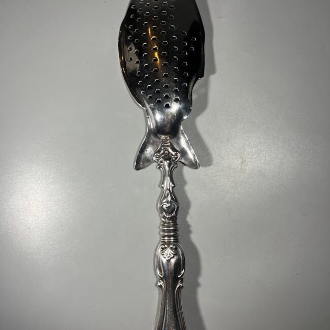 Zuvies-serviravimo-mentele-sidabruota-antikvarine203.jpg Zuvies-serviravimo-mentele-sidabruota-antikvarine203.jpg