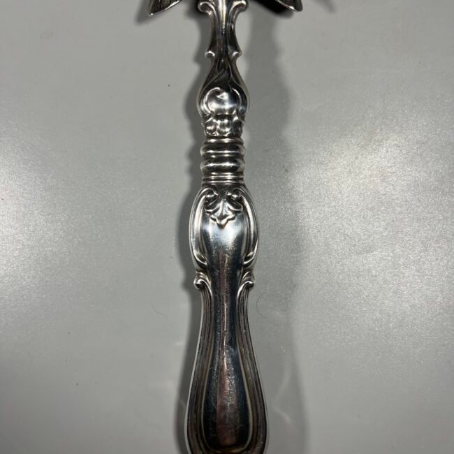 Zuvies-serviravimo-mentele-sidabruota-antikvarine205.jpg Zuvies-serviravimo-mentele-sidabruota-antikvarine205.jpg