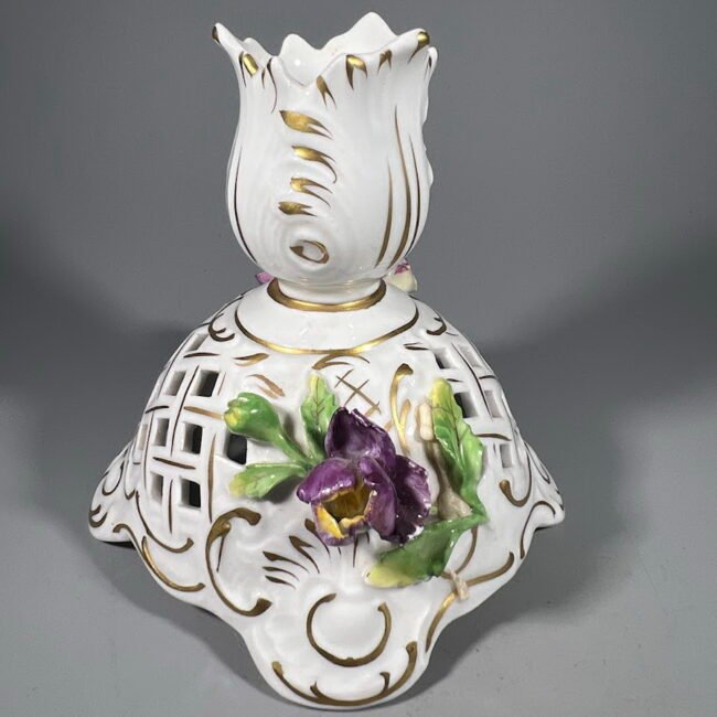 Zvakide20porcelianine-Saksonijos-porceliano-manufaktura-Drezden203.jpg Zvakide20porcelianine-Saksonijos-porceliano-manufaktura-Drezden203.jpg