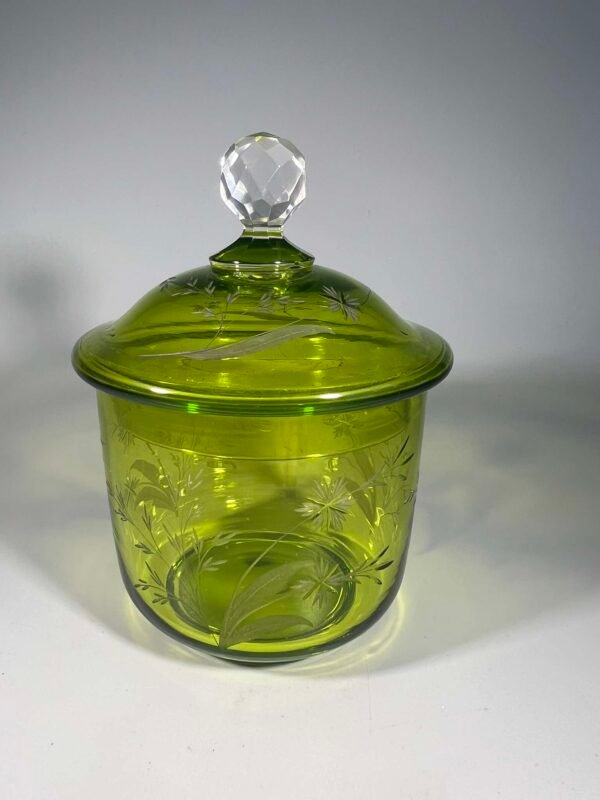 Cukrinė, saldaininė, bonbonjerė antikvarinė, krištolinė. Gamintojas Saint Louis, Prancūzija. 1880–1900 m. Kaina 88