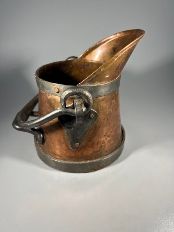 Indas varinis, kaltinis angliams, pelenams, skysčiams, vazonas. Kaina 28