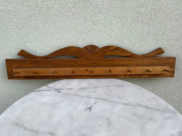 Kabykla senovinė ąžuolinė, sieninė, lietuvių liaudies meistro. Kaina 33