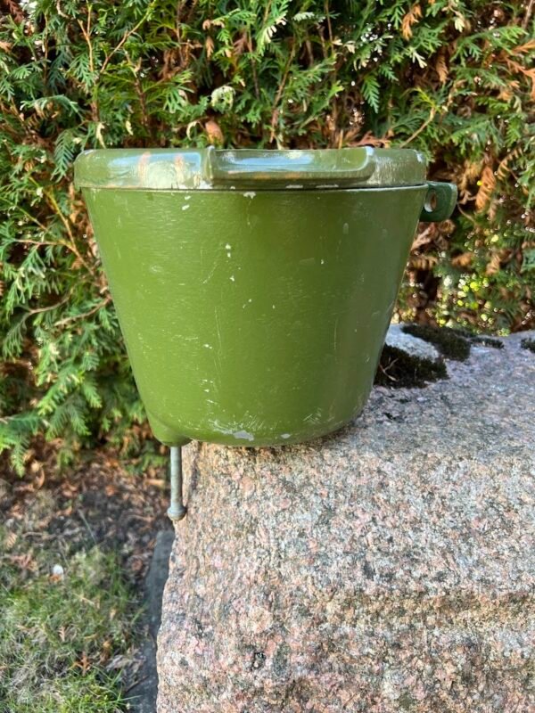 Praustuvas, prausimosi bakelis aliuminis su muiline dangtyje. Talpa 5 l. Nenaudotas. Kaina 73