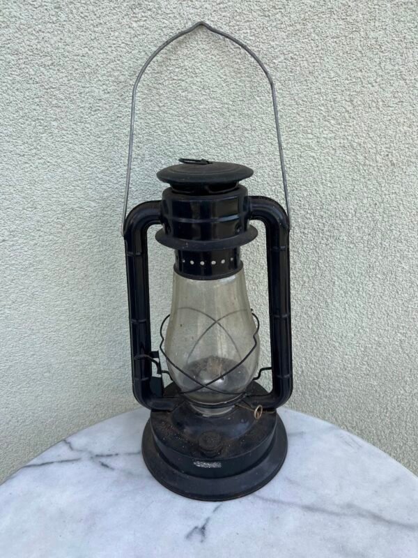 Žibalinė lempa, skardinė, pakabinama, pastatoma. Kaina 33