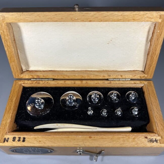 Svareliai-komplektas-graminiai-1964 m. 1