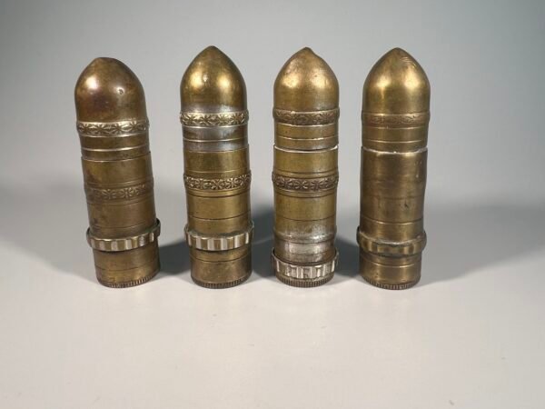 Žiebtuvėlis KASCHIE antikvarinis, tarpukario laikų, kulkos formos, Trench art, tranšėjų meno stiliaus. 4 vnt. Kaina po 68