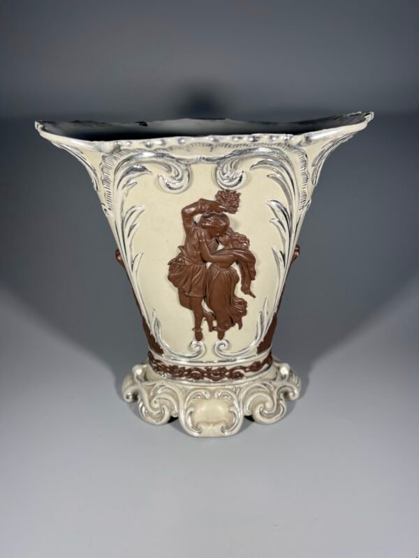 Vaza, vazelė antikvarinė, keramika dengta glazūra, Villeroy & Boch Mettlach, 1844-1860 m. Kaina 96