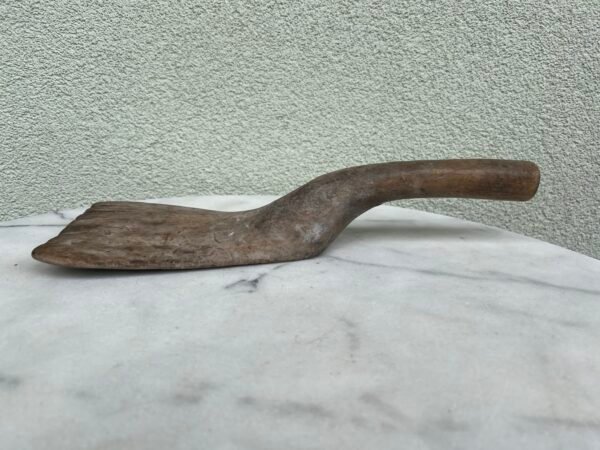 Kultuvė medinė, antikvarinė. Kaina 36