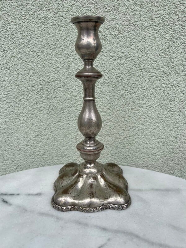 Žvakidė antikvarinė, sidabruota NORBLIN & Co PLATER, WARSZAWA, 1872-1882 m. Aukštis 26, pagrindas: 12 x 12 cm. Kaina 78