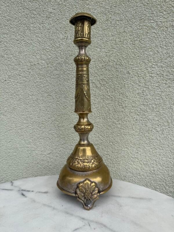 Antikvarinė pasidabruota Šabo žvakidė „Zybert Warszawa“, 37 cm. – judaika, XIX a. pab.–XX a. pr.