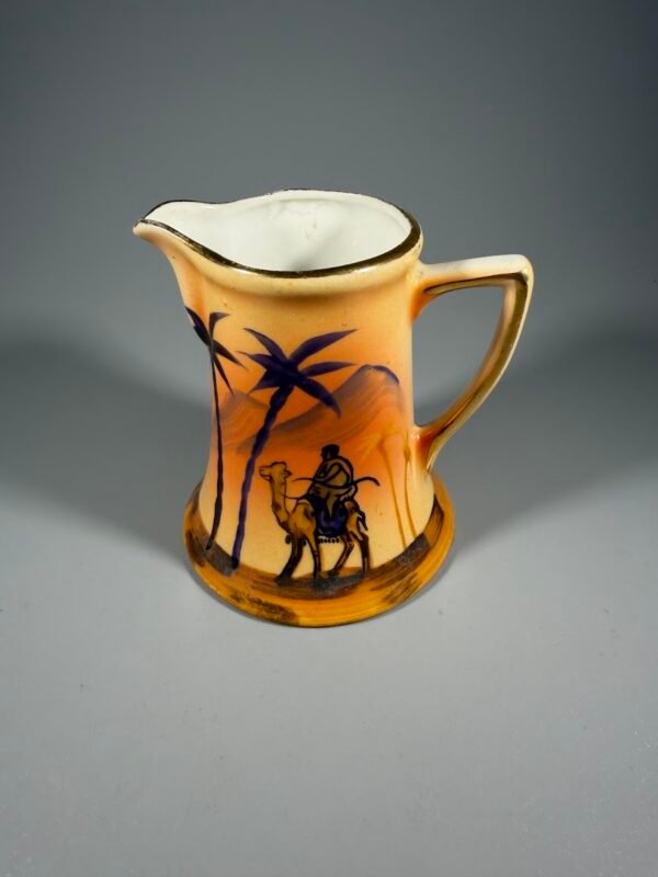 Antikvarinis vokiško porceliano ąsotėlis „Egipto atgimimas“ (apie 1920–1935 m.)  Išskirtinis ir retas Art Deco laikotarpio eksportinio vokiško porceliano indas
