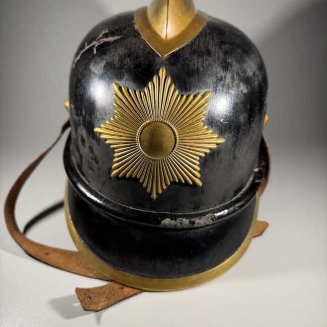 antikvarinis-vokieciu-ugniagesiu-salmas.jpg