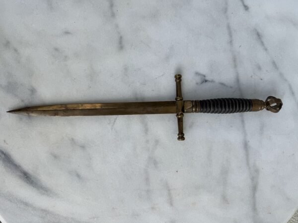 Išskirtinis savadarbis tvirtas durklas su aštria geležte (41 cm)