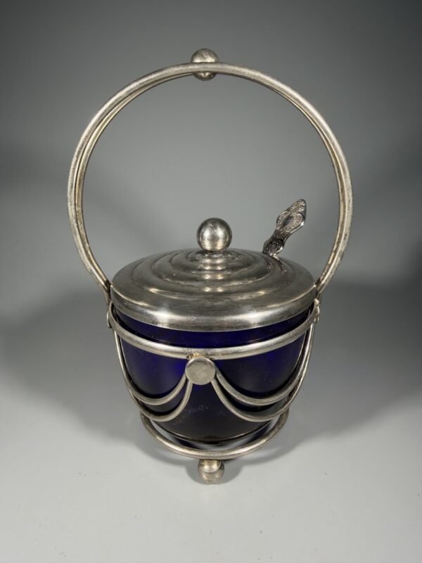 Elegantiška antikvarinė cukrinė su mėlynu stiklu ir šaukšteliu, Art Deco stiliaus (Aukštis 16 cm)