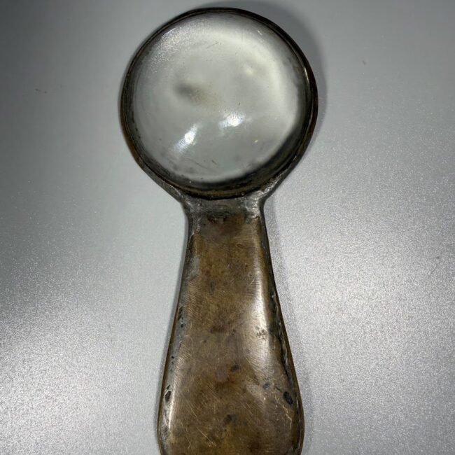 antikvarinis-didinamasis-stiklas-lupa-13-5cm.jpg antikvarinis-didinamasis-stiklas-lupa-13-5cm.jpg