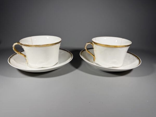 Antikvarinis Kuznecovo porceliano puodelio ir lėkštutės komplektas (1910–1915 m., 180 ml)