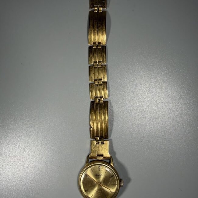 veikiantis-moteriškas-paauksuotas-laikrodis-raketa-14cm.jpg veikiantis-moteriškas-paauksuotas-laikrodis-raketa-14cm.jpg
