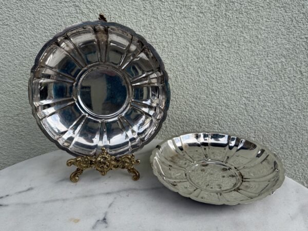 Vintažinė sidabruota metalinė lėkštė, lėkštutė, dubenėlis „Prima N.S.“ (2 vnt., skersmuo 20 cm)