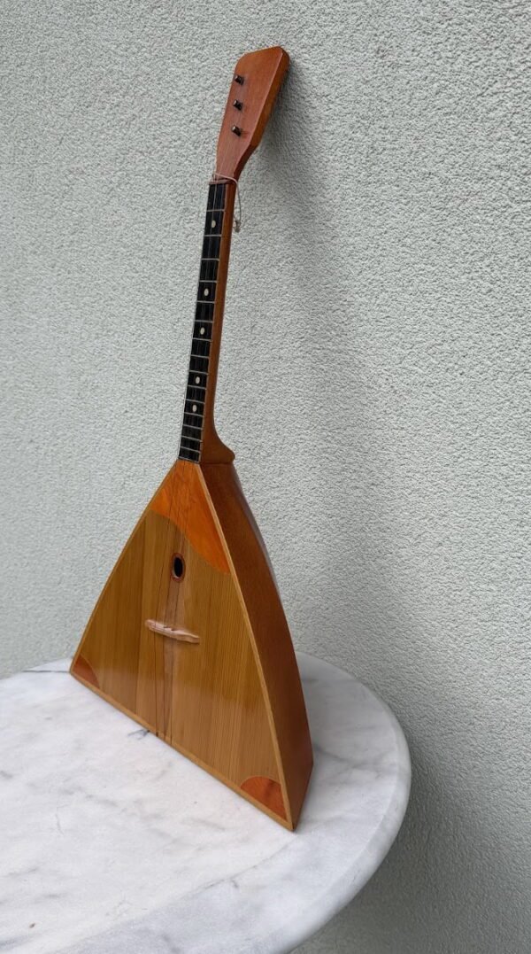 Vintažinė sovietinė,tarybinių laikų balalaika (Leningrado gamykla, 1970 m.)