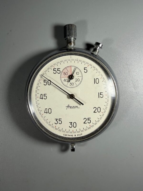 Mechaninis sekundometras „Agat“ (Агат) – Tarybinis antikvarinis chronometras (Сделано в СССР)