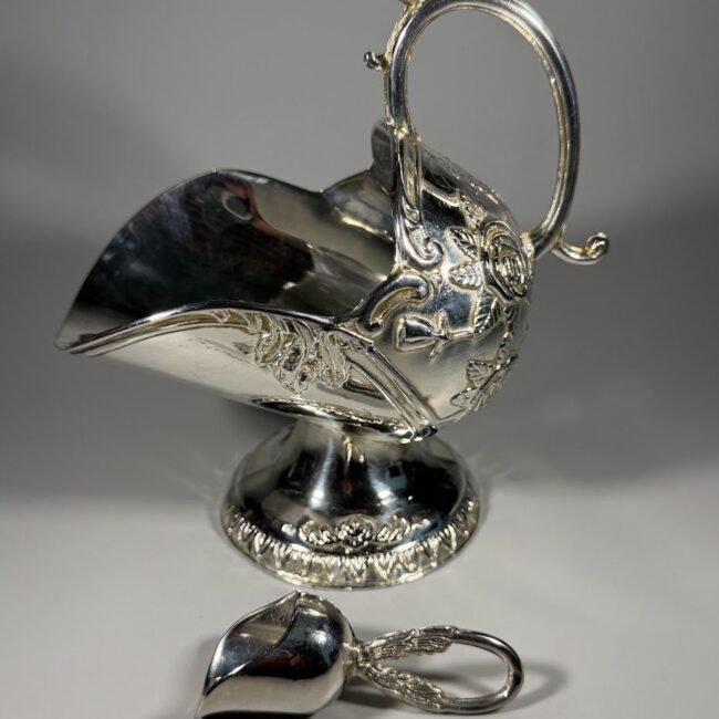 pasidabruotas-cukraus-indas-sugar-scuttle-su-samteliu.jpg