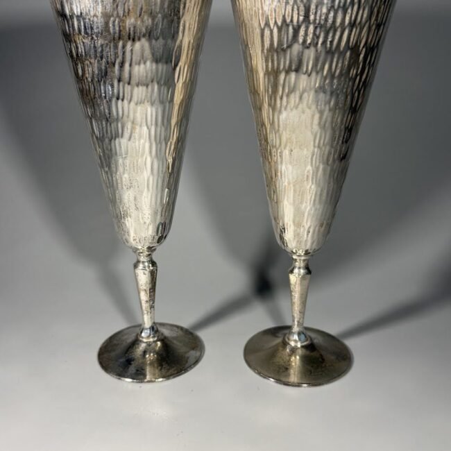 vintazines-kaltinio-metalo-pasidabruotos-sampano-taures.jpg vintazines-kaltinio-metalo-pasidabruotos-sampano-taures.jpg